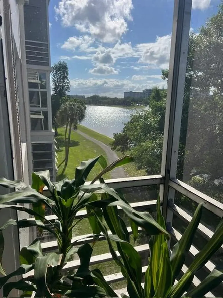 2751 N Palm Aire Drive Pompano Beach FL 33069