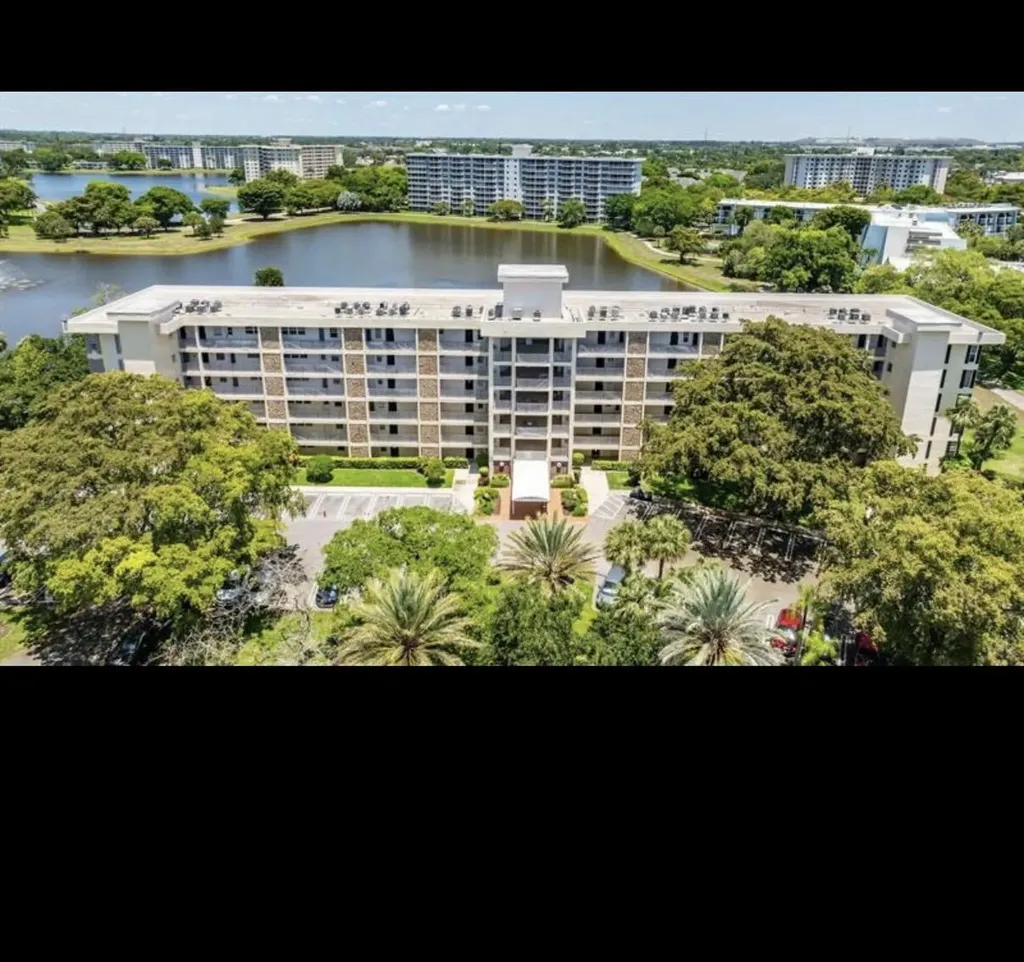 2751 N Palm Aire Drive Pompano Beach FL 33069