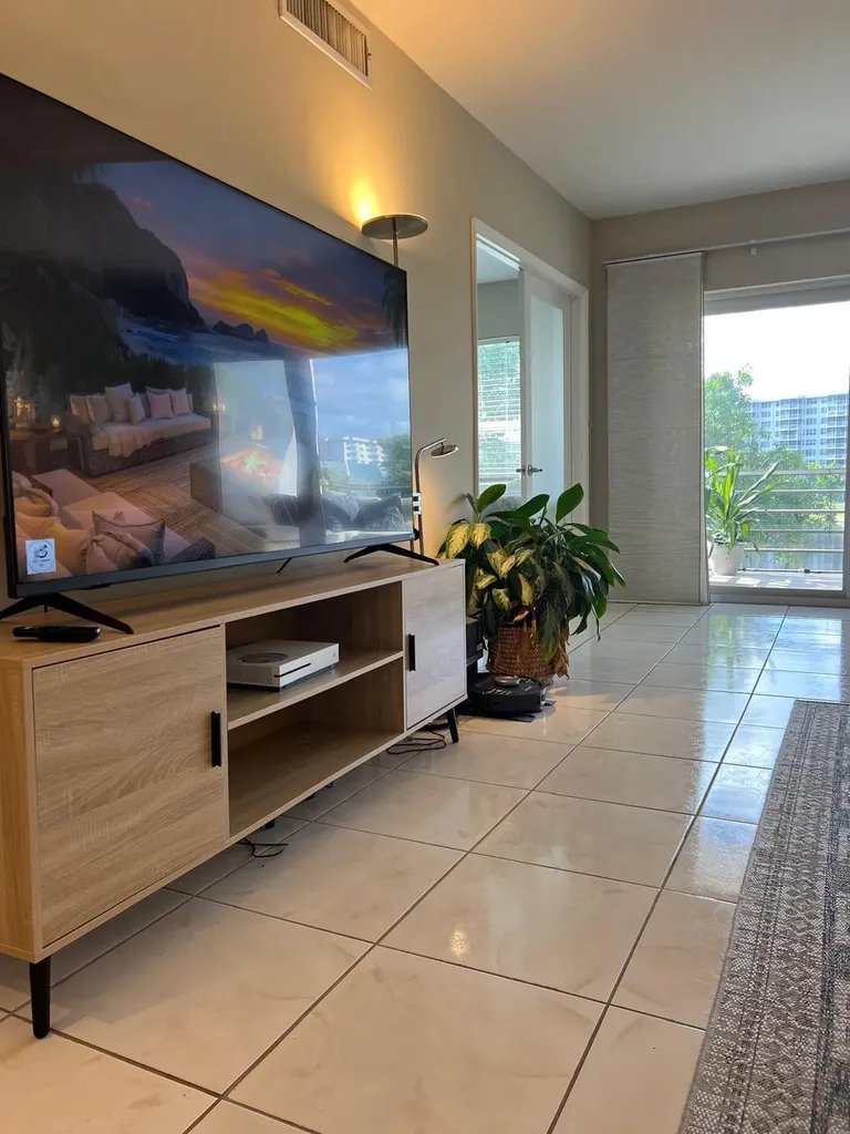 2751 N Palm Aire Drive Pompano Beach FL 33069