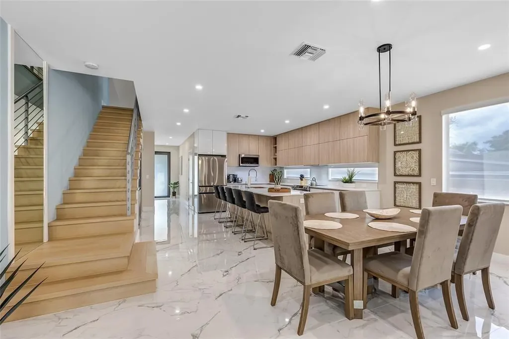 811 SW 10th Terrace Fort Lauderdale FL 33315