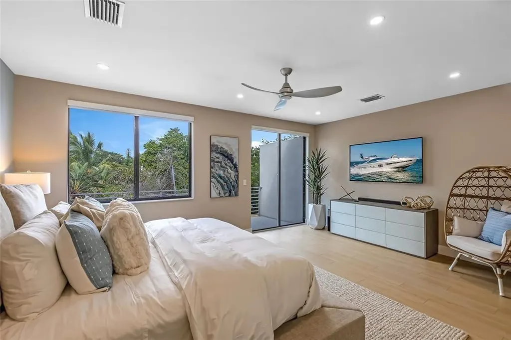 811 SW 10th Terrace Fort Lauderdale FL 33315