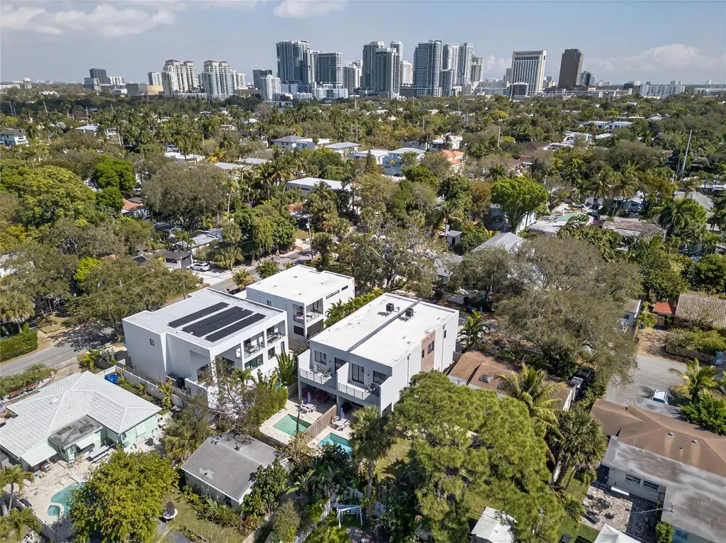 811 SW 10th Terrace Fort Lauderdale FL 33315