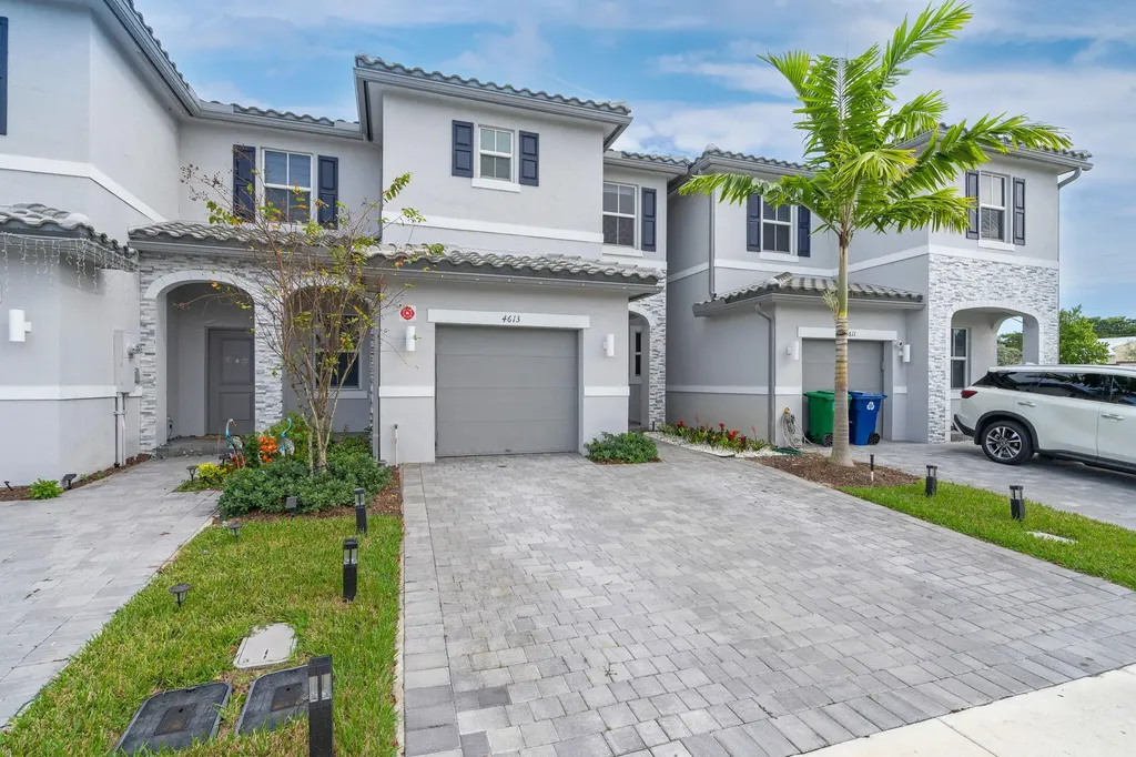 4613 NW 118th Avenue Coral Springs FL 33076