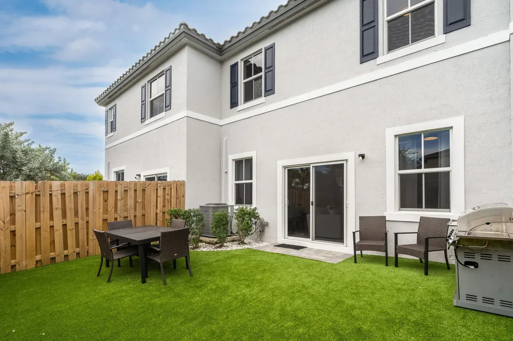 4613 NW 118th Avenue Coral Springs FL 33076