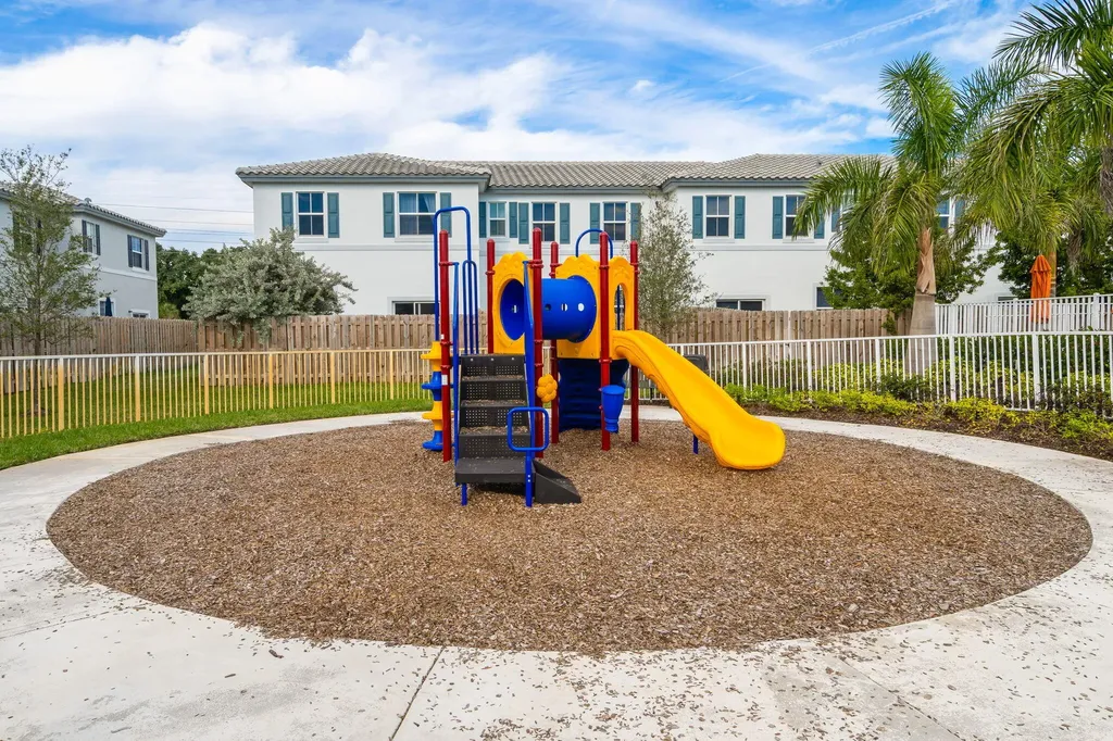 4613 NW 118th Avenue Coral Springs FL 33076