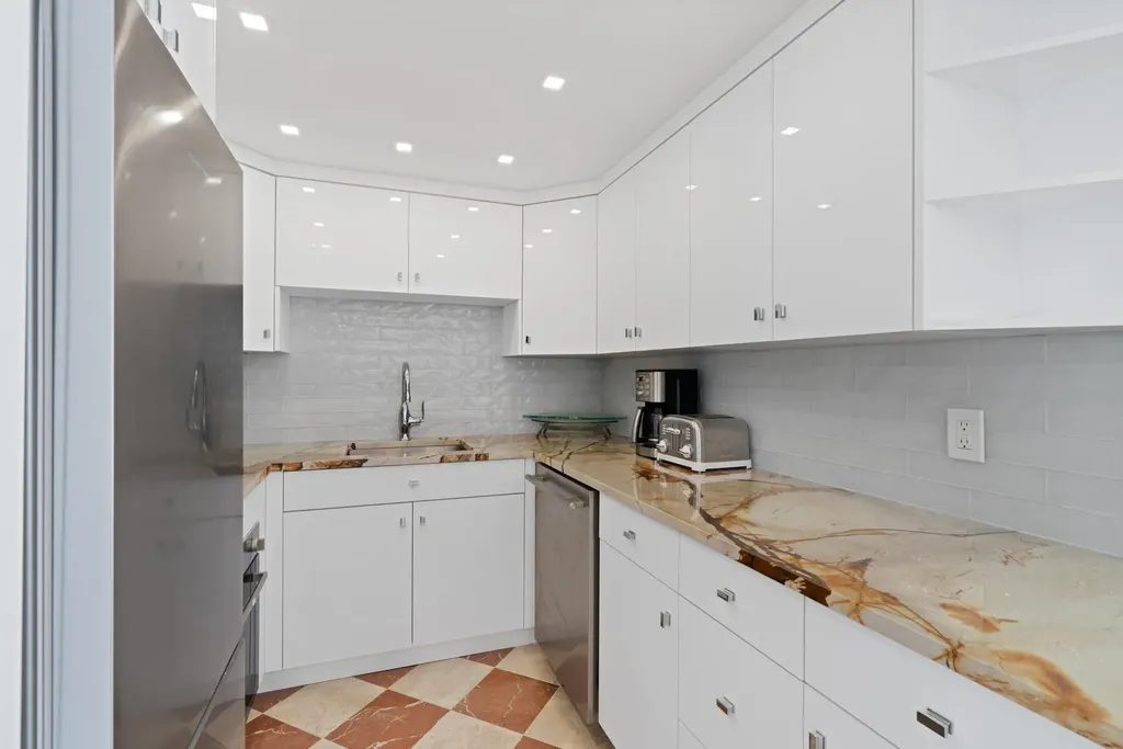 401 Peruvian Avenue Palm Beach FL 33480