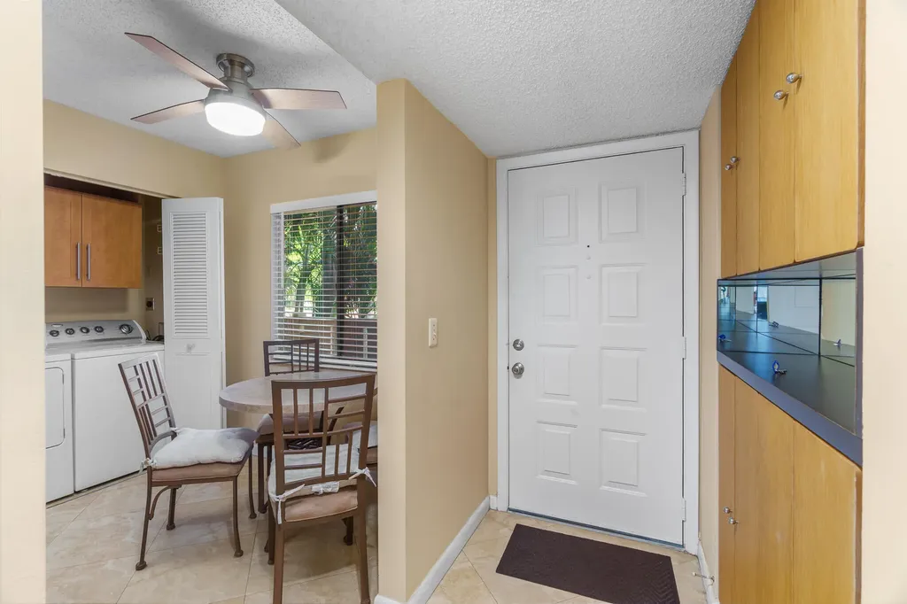 6515 Kensington Lane Delray Beach FL 33446