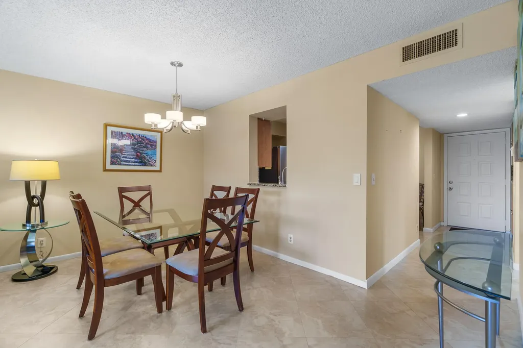 6515 Kensington Lane Delray Beach FL 33446