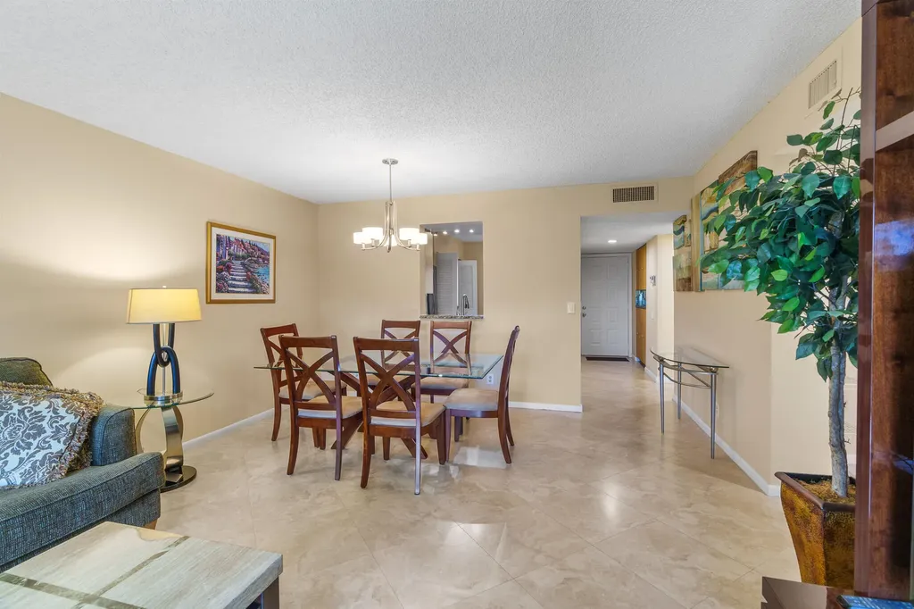 6515 Kensington Lane Delray Beach FL 33446