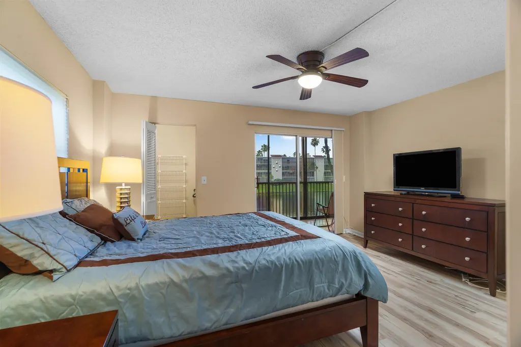 6515 Kensington Lane Delray Beach FL 33446