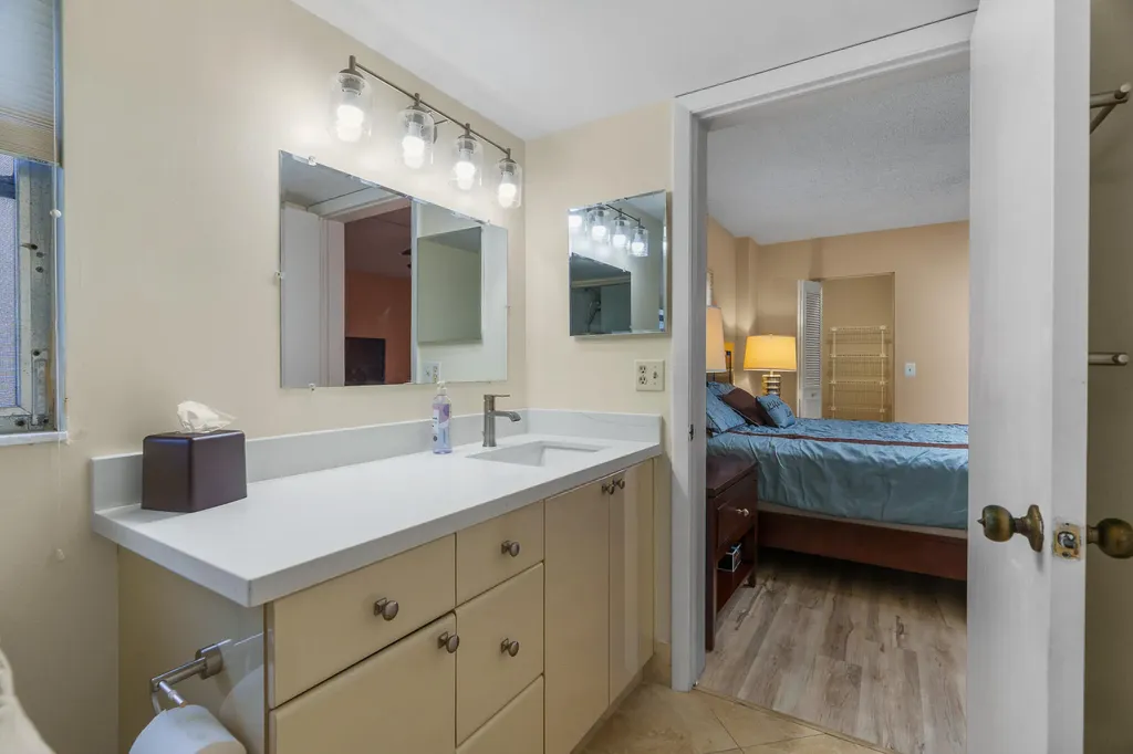 6515 Kensington Lane Delray Beach FL 33446