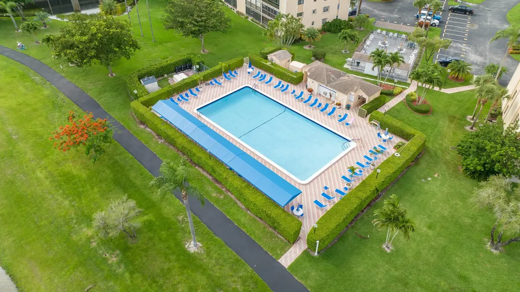 6515 Kensington Lane Delray Beach FL 33446
