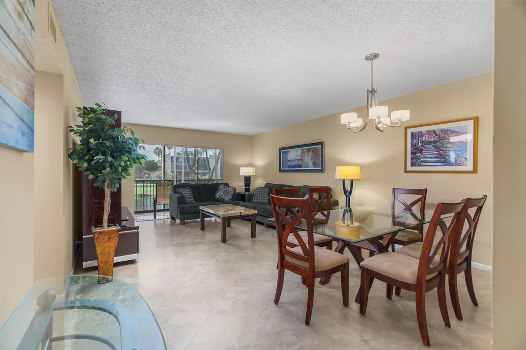 6515 Kensington Lane Delray Beach FL 33446