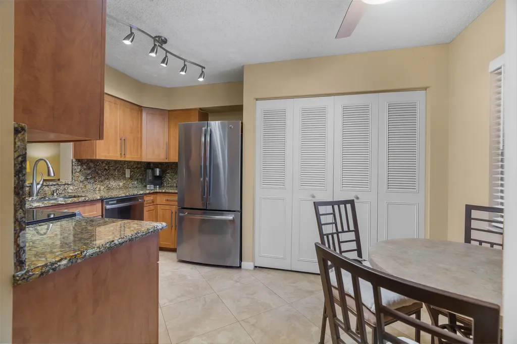 6515 Kensington Lane Delray Beach FL 33446