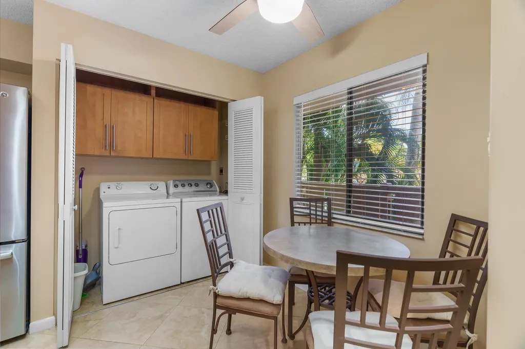 6515 Kensington Lane Delray Beach FL 33446