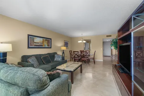 6515 Kensington Lane Delray Beach FL 33446