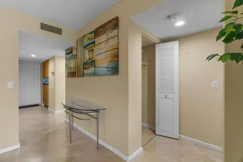 6515 Kensington Lane Delray Beach FL 33446