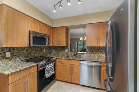 6515 Kensington Lane Delray Beach FL 33446