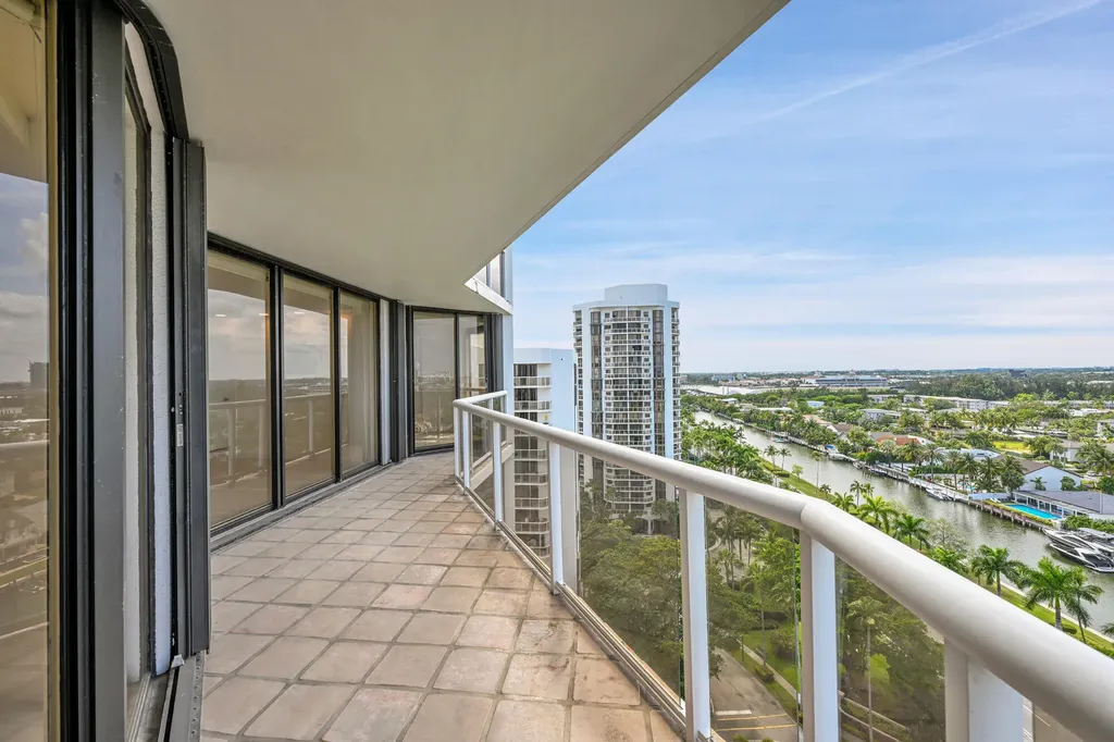 3640 Yacht Club Drive Aventura FL 33180