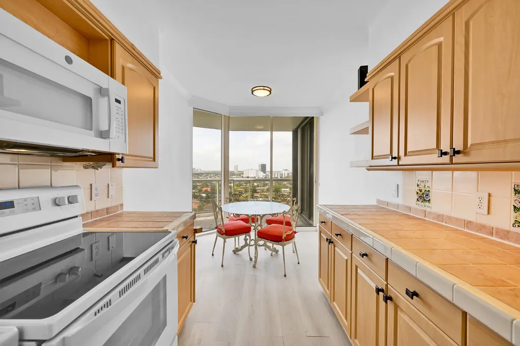 3640 Yacht Club Drive Aventura FL 33180
