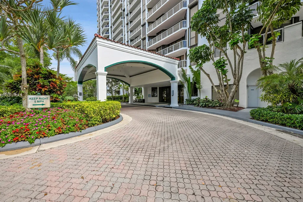 3640 Yacht Club Drive Aventura FL 33180