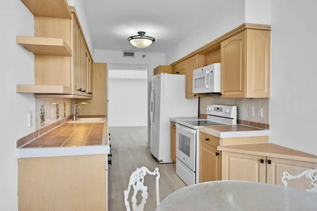 3640 Yacht Club Drive Aventura FL 33180