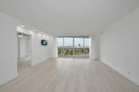 3640 Yacht Club Drive Aventura FL 33180