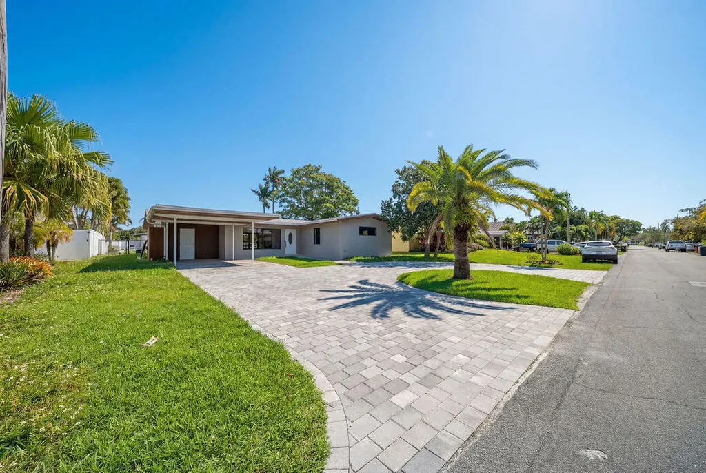 2524 Nassau Lane Fort Lauderdale FL 33312