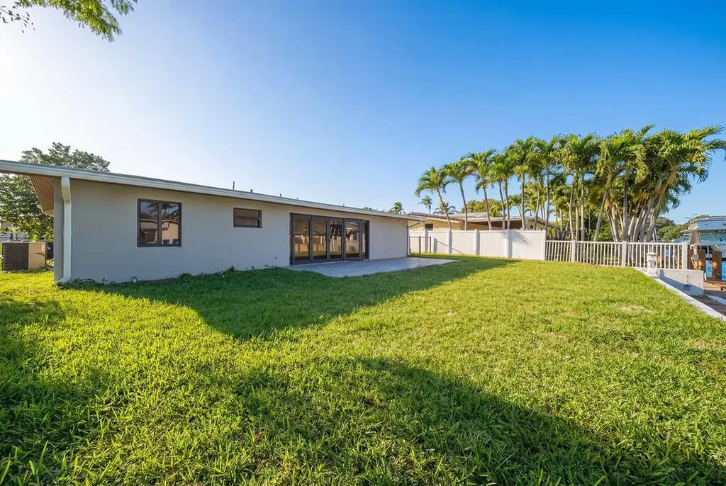 2524 Nassau Lane Fort Lauderdale FL 33312