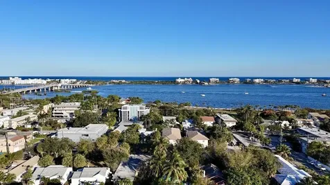 221 S Ocean Breeze Lake Worth Beach FL 33460