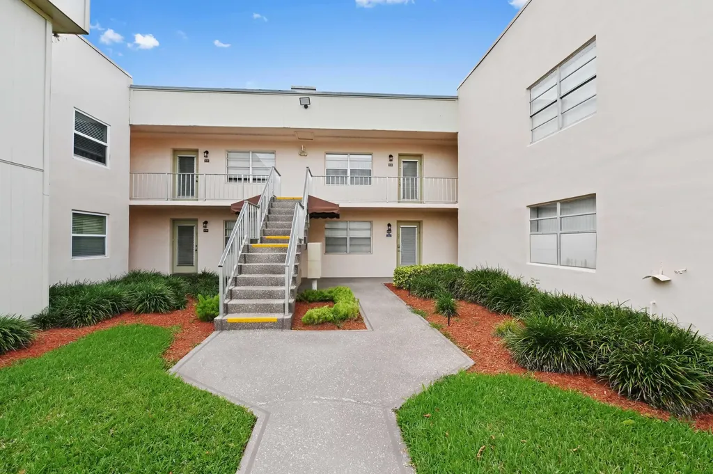 343 Capri Delray Beach FL 33484