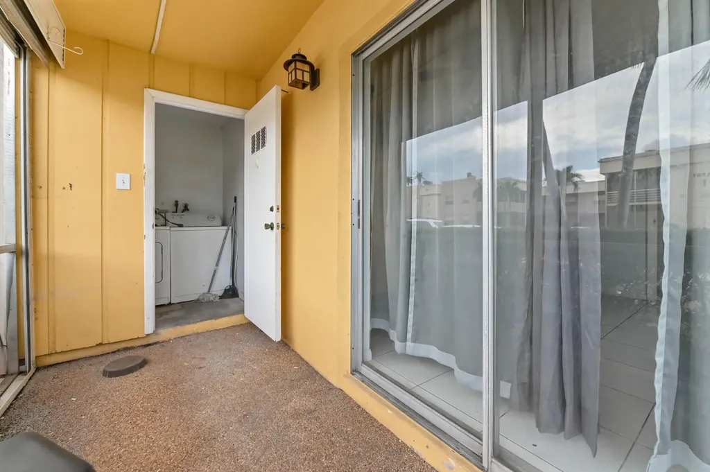 343 Capri Delray Beach FL 33484