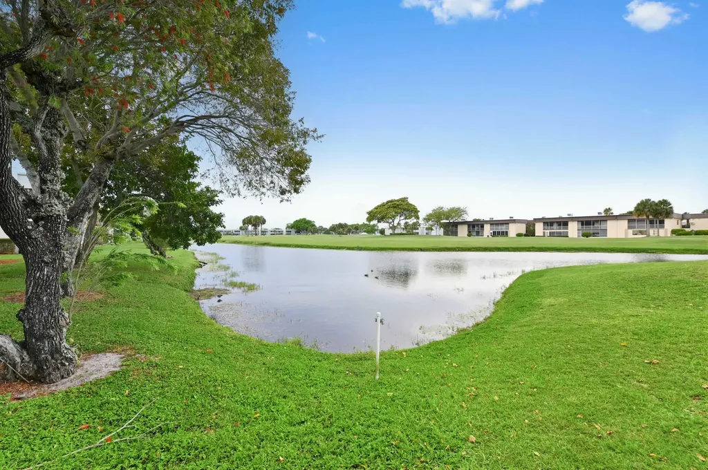 343 Capri Delray Beach FL 33484