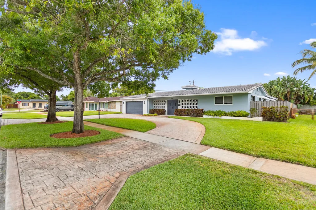 5281 SW 4th Court Plantation FL 33317