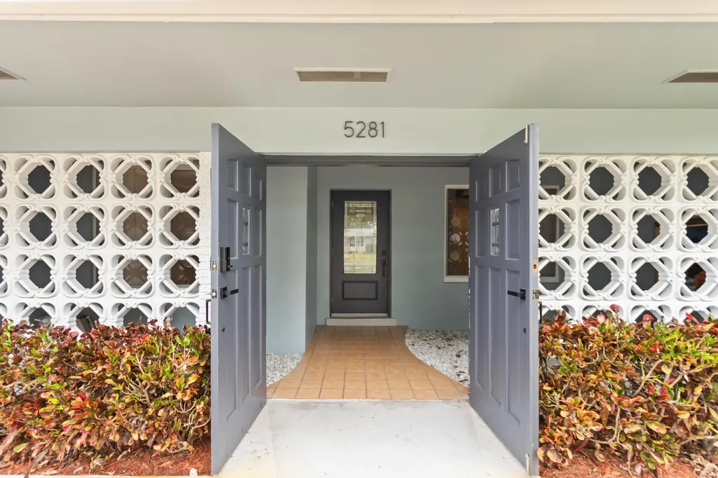 5281 SW 4th Court Plantation FL 33317