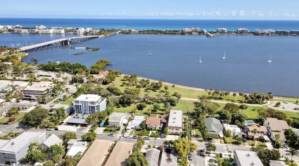 221 S Ocean Breeze Lake Worth Beach FL 33460