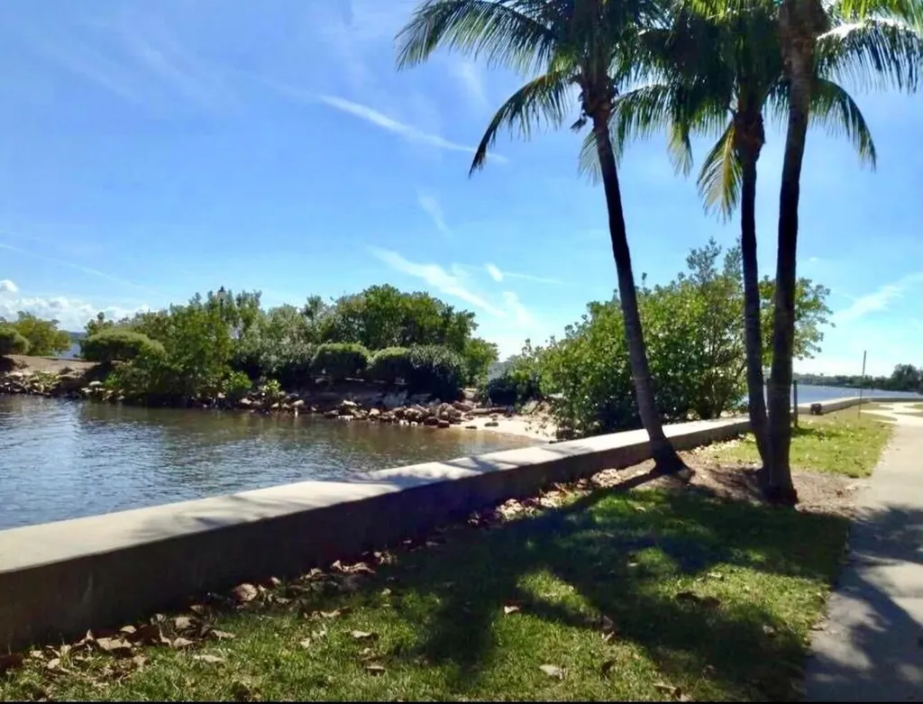 221 S Ocean Breeze Lake Worth Beach FL 33460