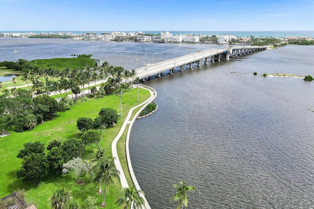 221 S Ocean Breeze Lake Worth Beach FL 33460
