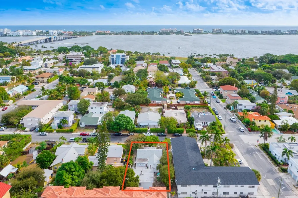 221 S Ocean Breeze Lake Worth Beach FL 33460
