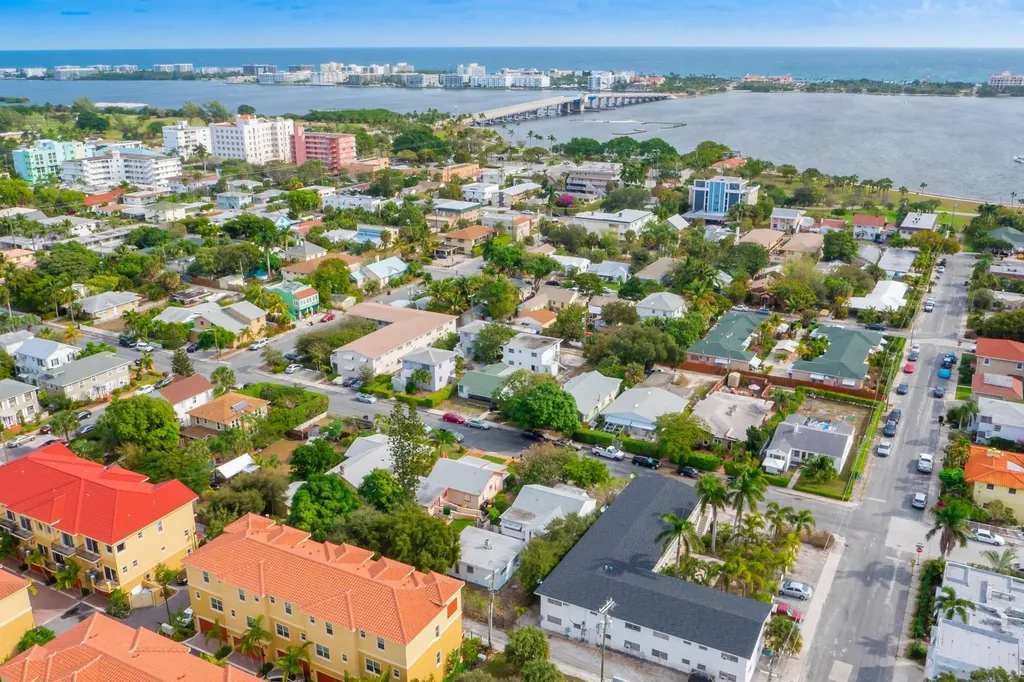 221 S Ocean Breeze Lake Worth Beach FL 33460