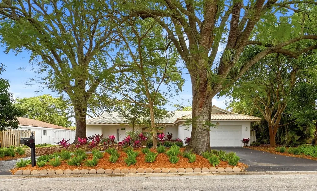 8857 NW 3rd Place Coral Springs FL 33071