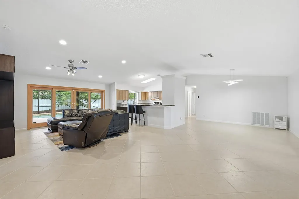 8857 NW 3rd Place Coral Springs FL 33071