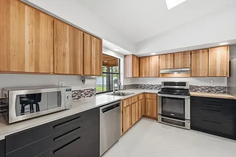 8857 NW 3rd Place Coral Springs FL 33071