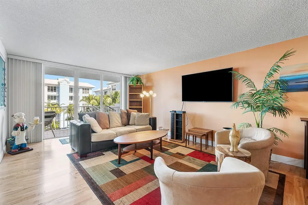 800 SE 20th Avenue Deerfield Beach FL 33441