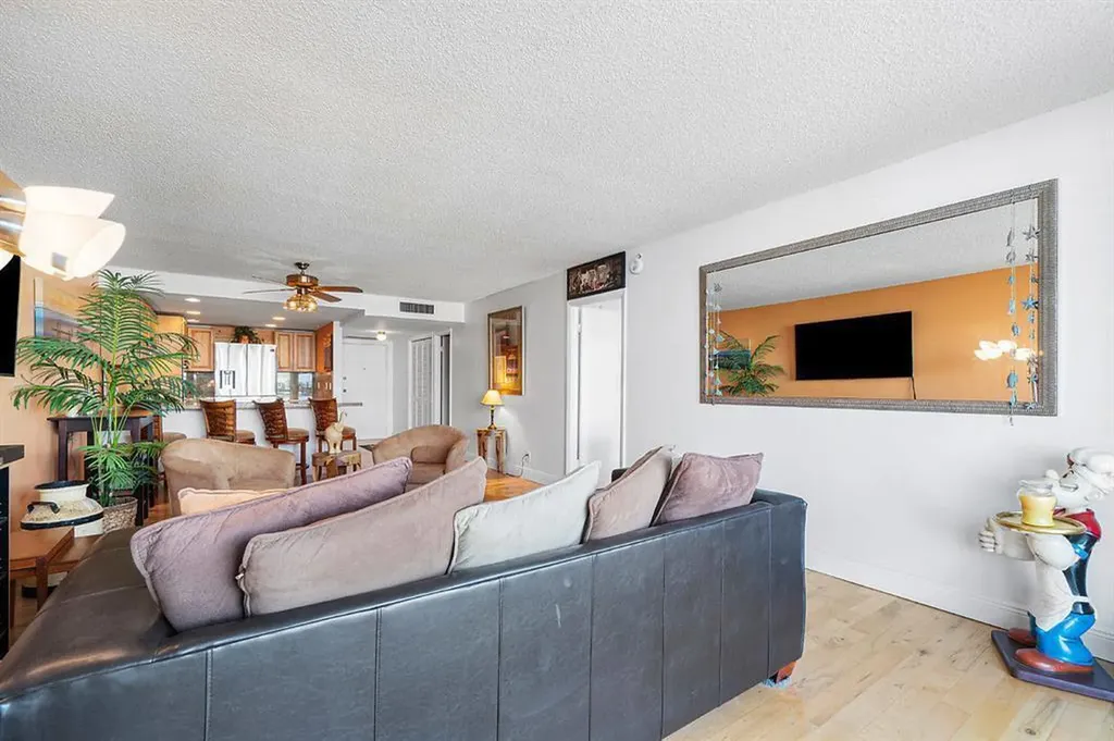 800 SE 20th Avenue Deerfield Beach FL 33441
