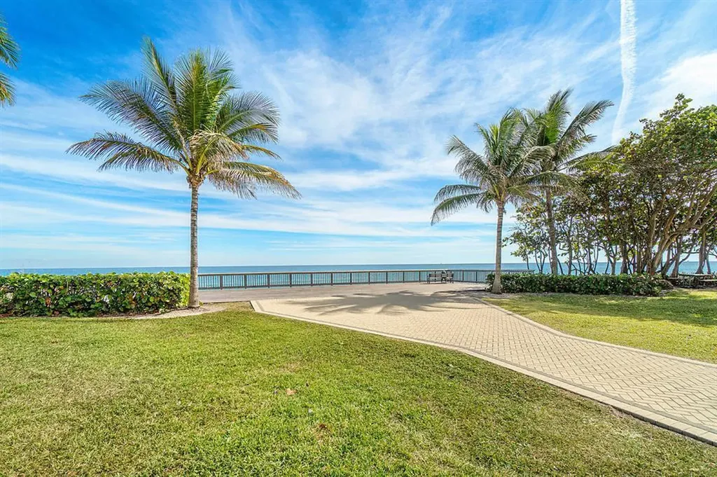 800 SE 20th Avenue Deerfield Beach FL 33441