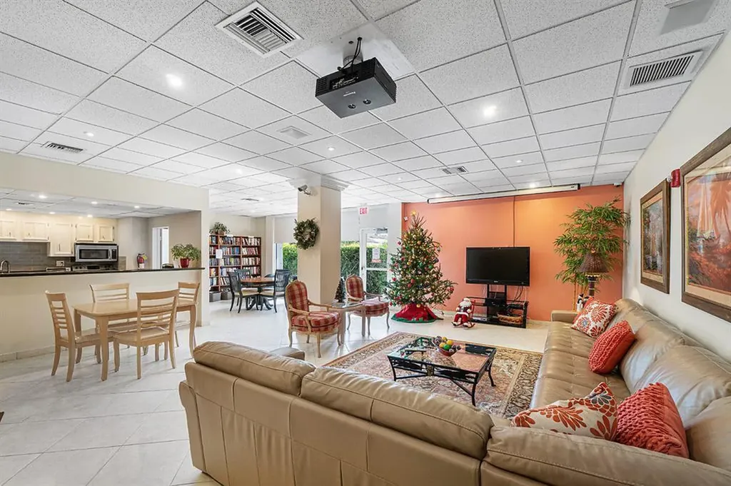 800 SE 20th Avenue Deerfield Beach FL 33441