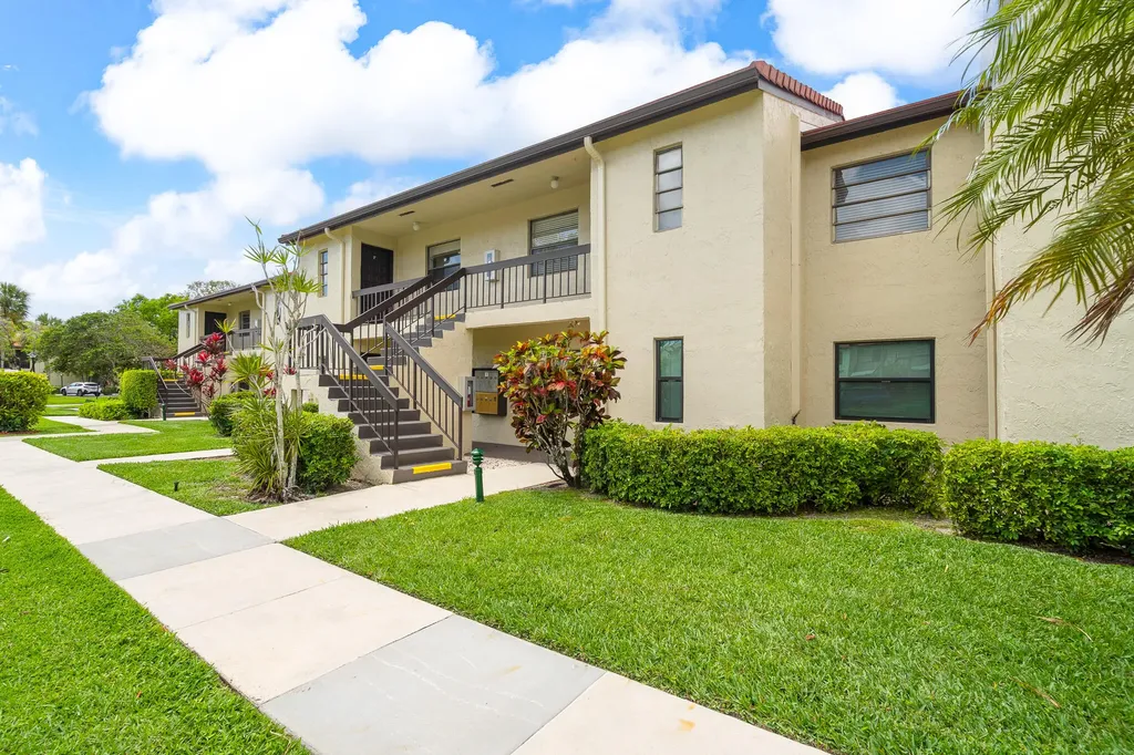 21218 Lago Circle Boca Raton FL 33433