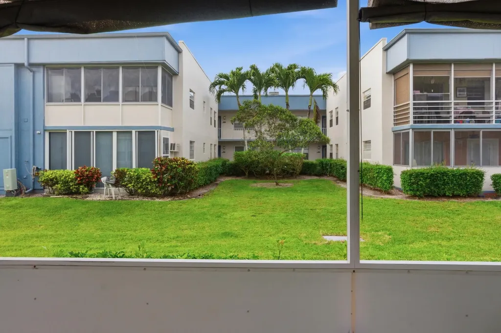 634 Normandy N Delray Beach FL 33484