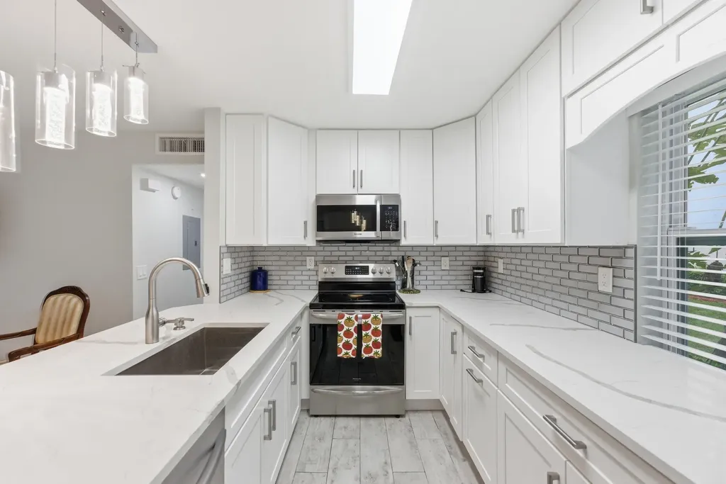 634 Normandy N Delray Beach FL 33484